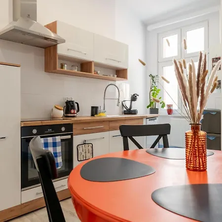 Apartament Kolorowe Sufity - Przestronny W Samym Centrum - By Spaceapart Apartment Jelenia Gora