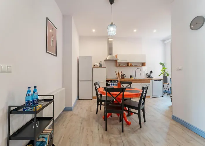 Apartament Kolorowe Sufity - Przestronny W Samym Centrum - By Spaceapart 아파트 옐레니아구라