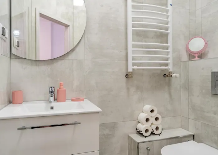 Apartament Kolorowe Sufity - Przestronny W Samym Centrum - By Spaceapart * 옐레니아구라