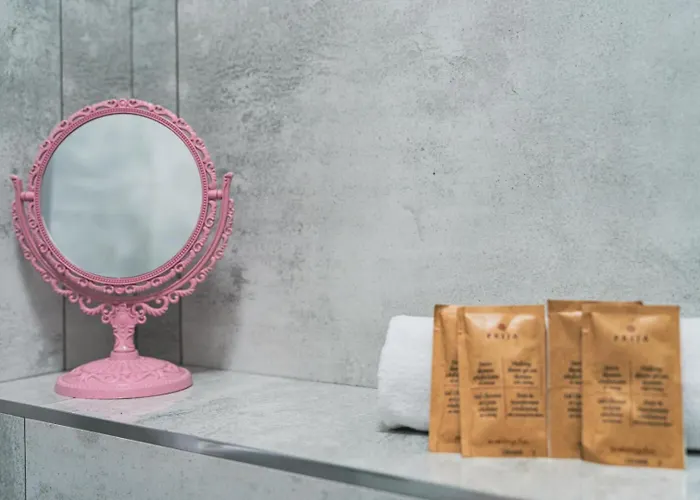 Apartament Kolorowe Sufity - Przestronny W Samym Centrum - By Spaceapart 아파트