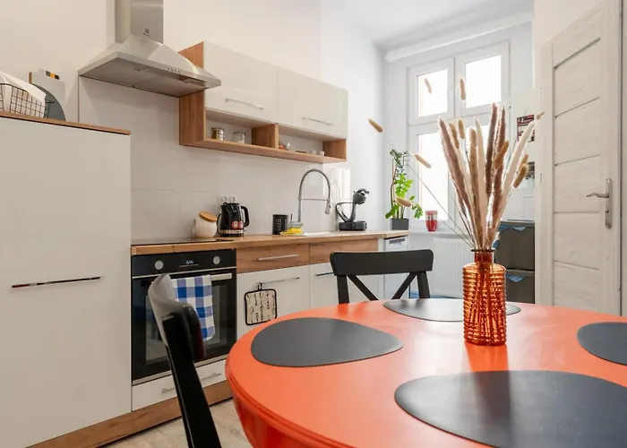 Apartament Kolorowe Sufity - Przestronny W Samym Centrum - By Spaceapart 아파트 옐레니아구라