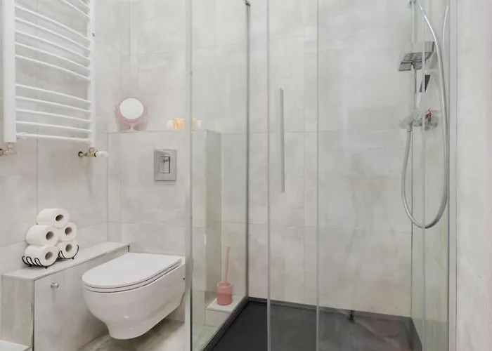 Apartament Kolorowe Sufity - Przestronny W Samym Centrum - By Spaceapart 옐레니아구라